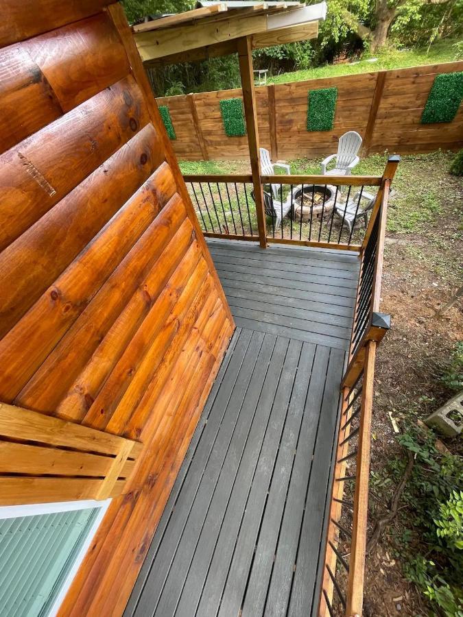 New Tiny Cabin Hot Tub Firepit Fenced Yard セバービル エクステリア 写真
